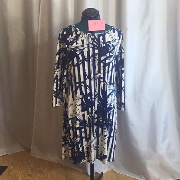IVANKA TRUMP shift style pull on dress in size large - Picture 1 of 11